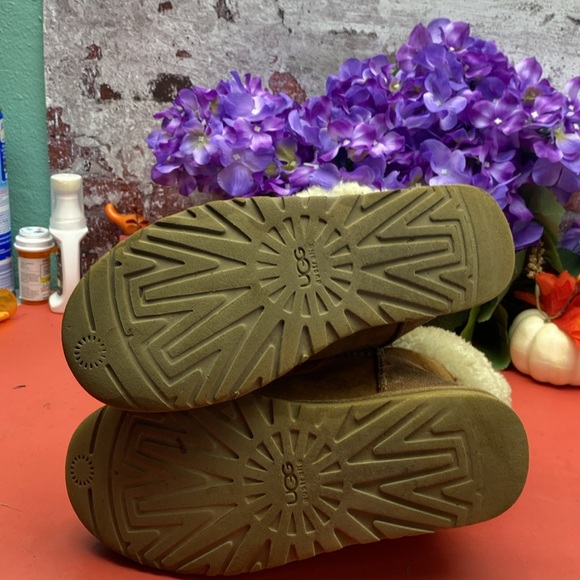 Ugg boots SZ 7 - Picture 5 of 7